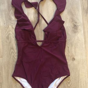 Cupshe Women’s One-Piece V-Neck Swimsuit